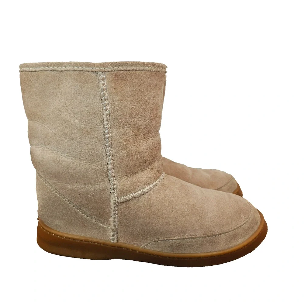 Minnetonka Snow Boots Ivory Brown Suede Round Toe Womens 8 Pull On Mid Top Solid